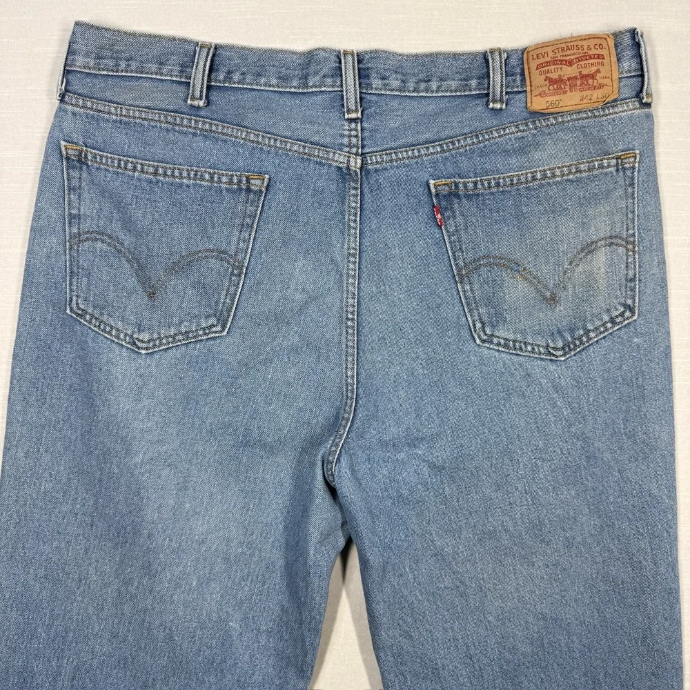 Levi's 560 Comfort Fit Jeans Mens 42x30 Blue Denim Light Wash Distressed Stained